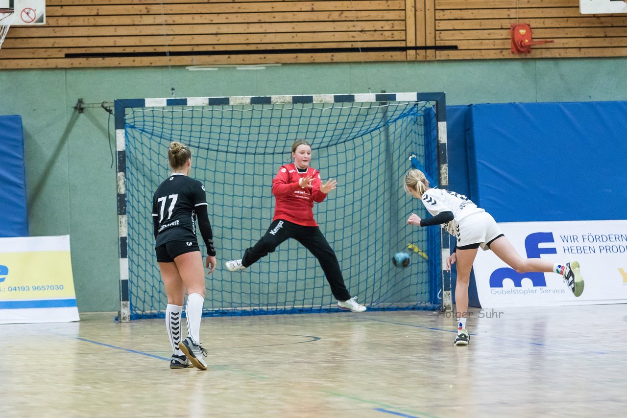 Bild 143 - C-Juniorinnen SVHU - HSD Wagrien : Ergebnis: 30:15